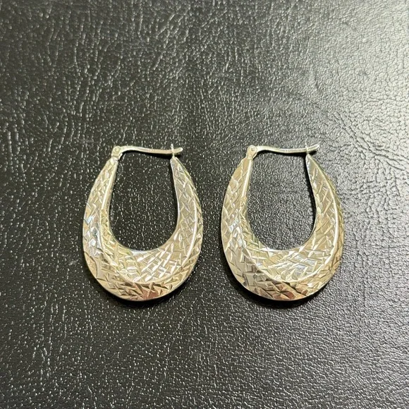 Sterling Silver Oval Large Textured Hoop Earrings Stamped 925 - Picture 5 of 6